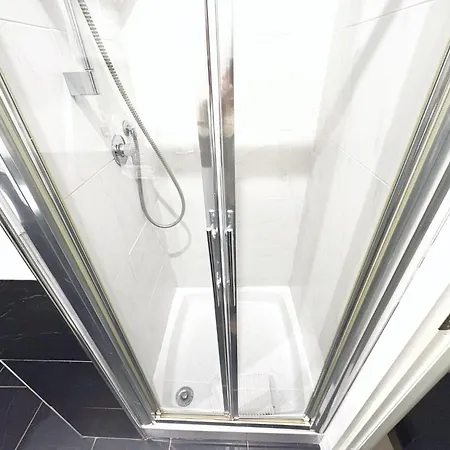 Flo לינה וארוחת בוקר