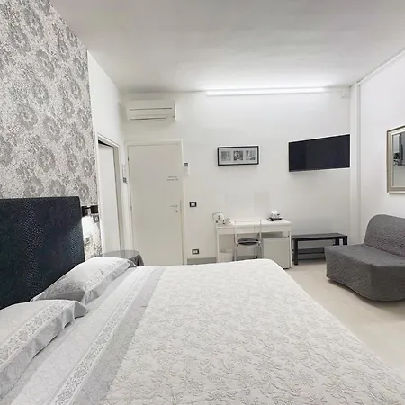 Bed & Breakfast Flo 3*