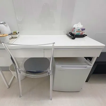 Flo Nocleg ze śniadaniem 3*