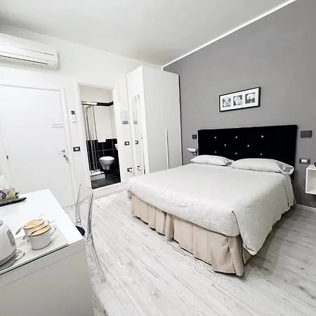 Flo Bed & Breakfast *